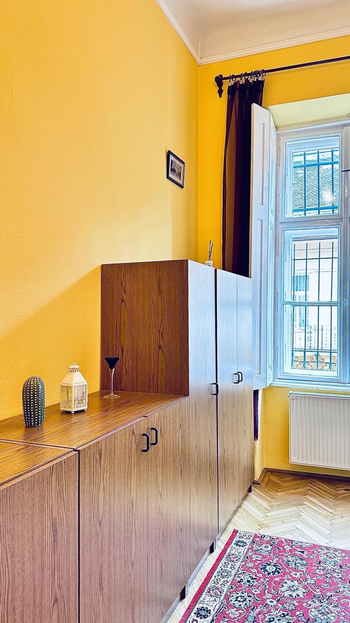 Apartament Jozsef 69 - 2brs, 5m To Newyork Cafe *